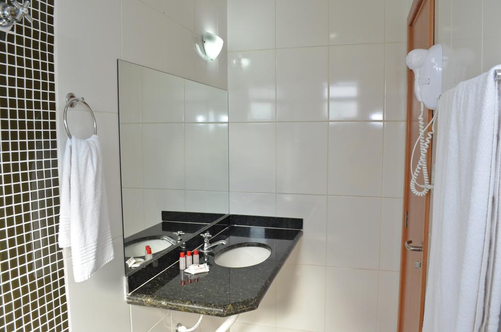 Hotel Grande Minas Vespasiano Esterno foto